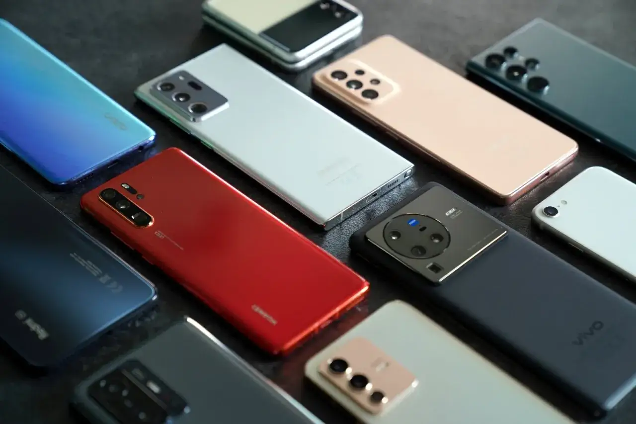 Zdjęcie Najczęściej kupowane smartfony w Polsce &ndash; poznaj popularne modele