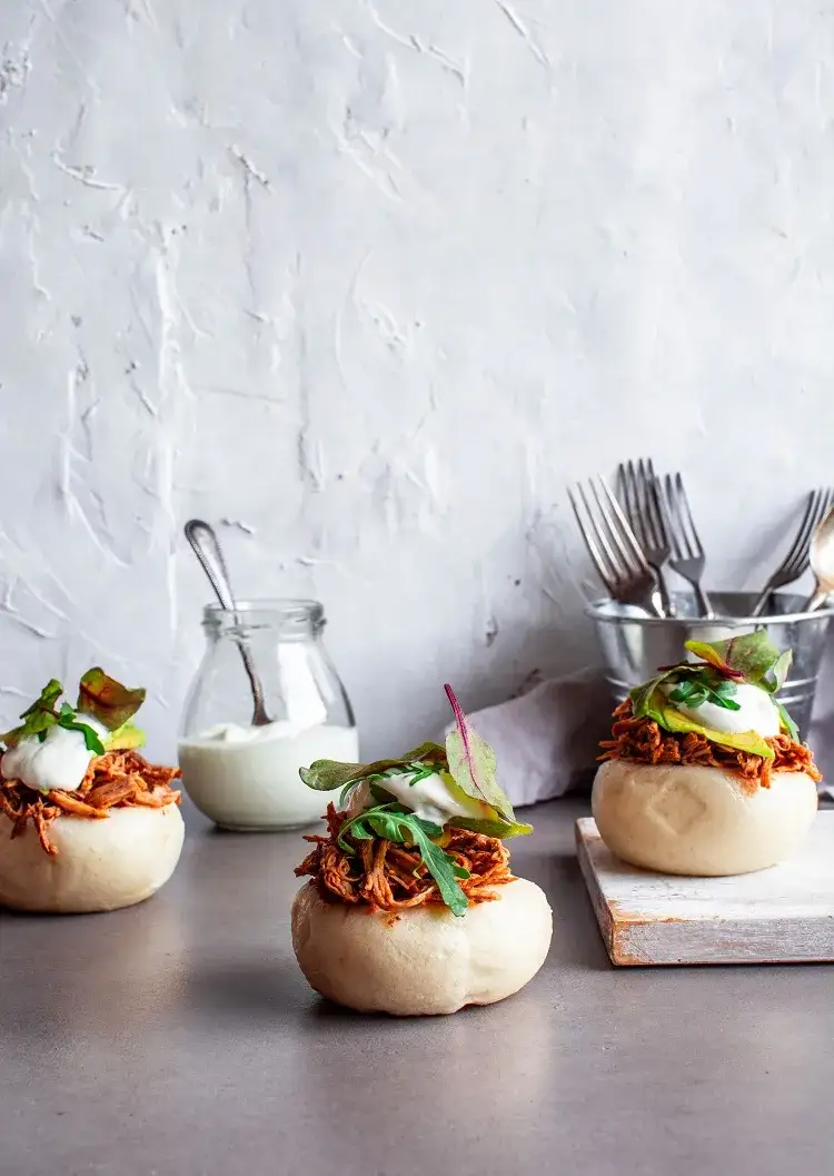 Zdjęcie Jak przygotować pyzy z szarpaną wieprzowiną w prosty sposób?