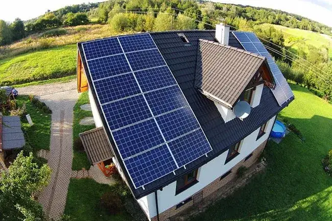 Zdjęcie Czy fotowoltaika w Polsce się opłaca? Analiza kosztów, oszczędności i wad