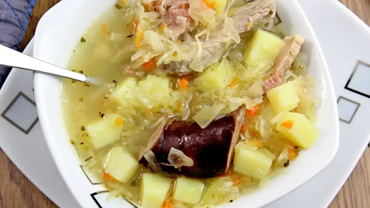 Zdjęcie Jak zrobić zupę kapuśniak, aby zachwyciła smakiem i aromatem?