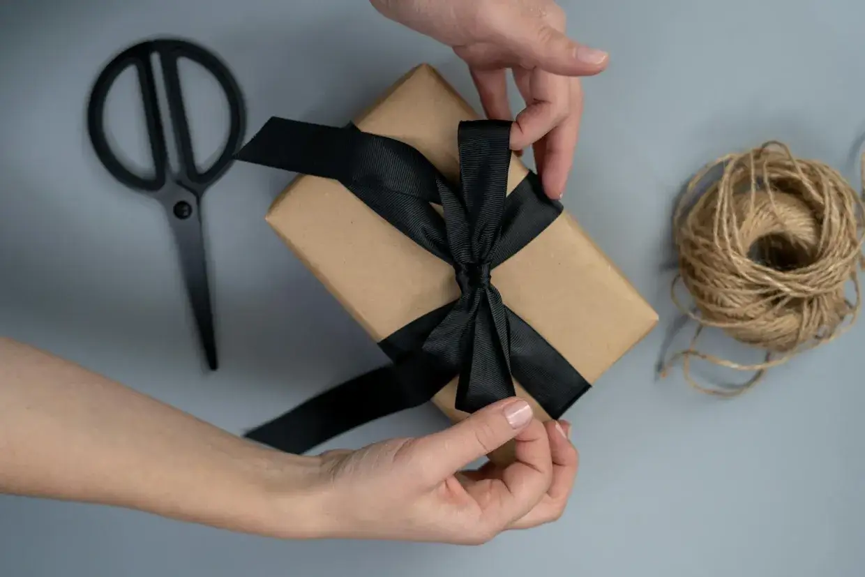 Zdjęcie Jak zapakować perfumy, by uniknąć uszkodzeń i zachować ich jakość