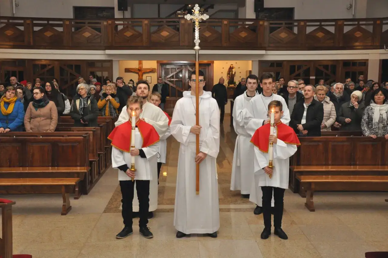 Zdjęcie Co to jest oktawa w kościele? Znaczenie, historia i obchody liturgiczne