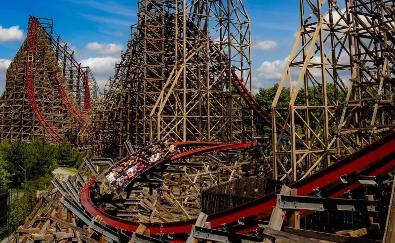 Zdjęcie Największe atrakcje Energylandia, które musisz zobaczyć w parku rozrywki