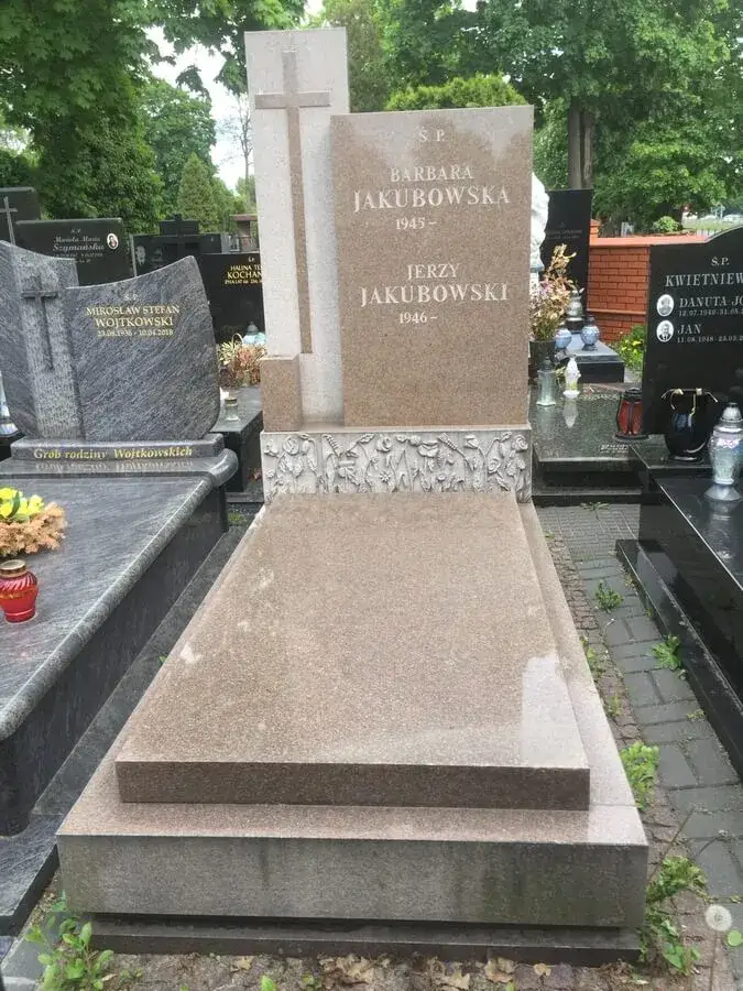 Zdjęcie Nagrobki z rzeźbami – wyjątkowe pomniki, które oddają pamięć bliskich