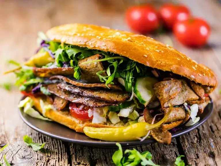 Zdjęcie Czy kebab jest zdrowy? Odkryj prawdę o jego składnikach i wpływie na zdrowie