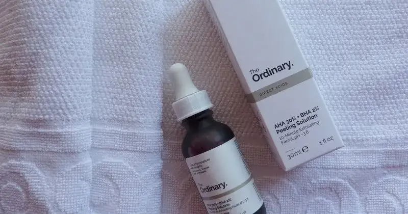 Zdjęcie Co nałożyć po peelingu The Ordinary, aby uniknąć podrażnień i zadbać o skórę