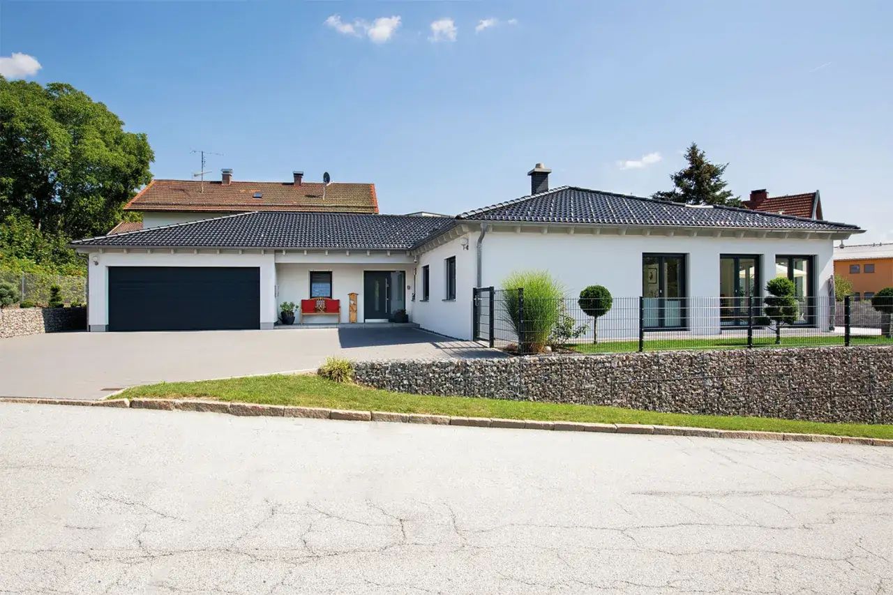 Zdjęcie Bungalow mit Keller und Doppelgarage: Vorteile f&uuml;r Ihr Traumhaus