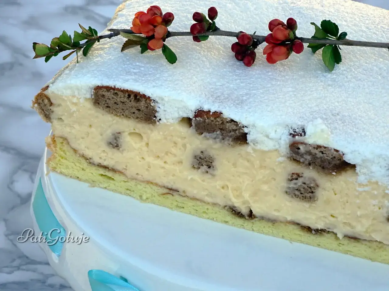 Zdjęcie Prosty przepis na ciasto ajerkoniakowe bez błędów – krok po kroku z dekoracją