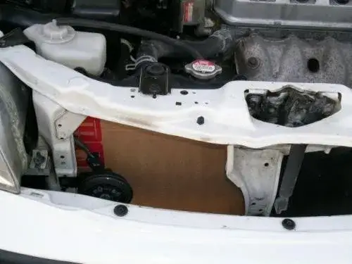 Zdjęcie Jak skutecznie zasłonić chłodnicę, by uniknąć przegrzania silnika