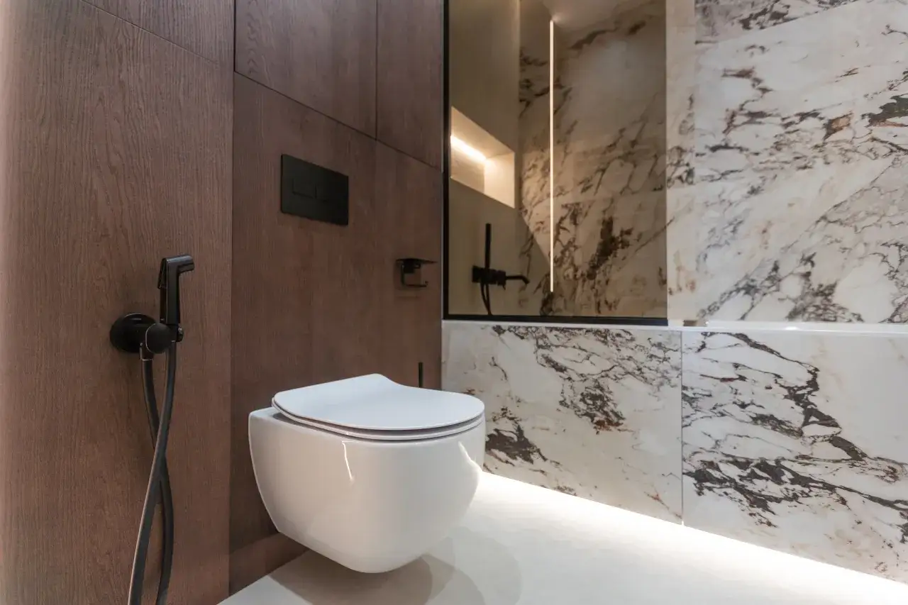 Zdjęcie Jak zamontować sedes podwieszany - uniknij błęd&oacute;w i oszczędź czas