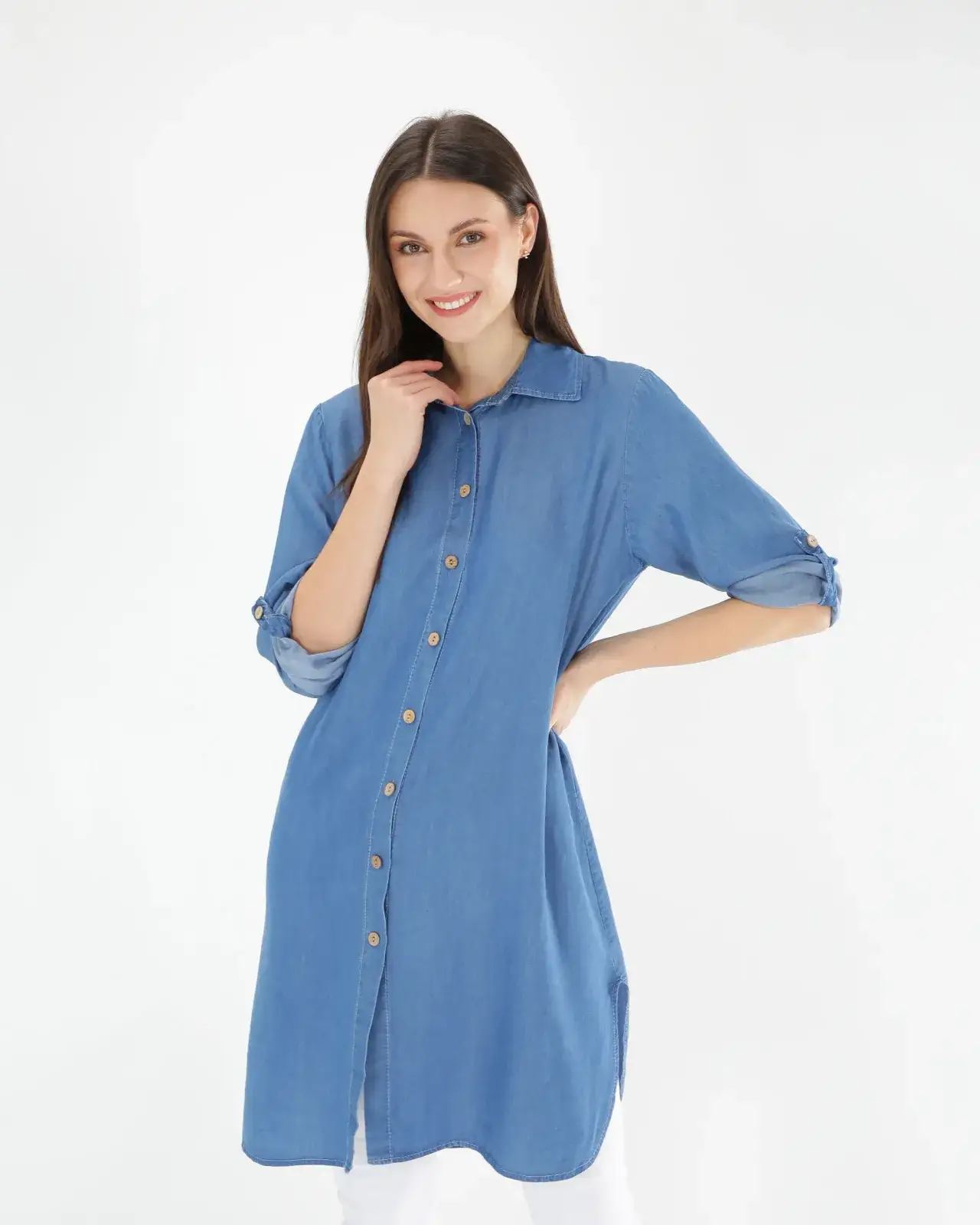 Zdjęcie Najlepsze koszule damskie na co dzień - trendy i stylowe propozycje