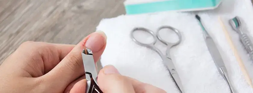 Zdjęcie Czym dezynfekować narzędzia do manicure, aby uniknąć zakażeń?