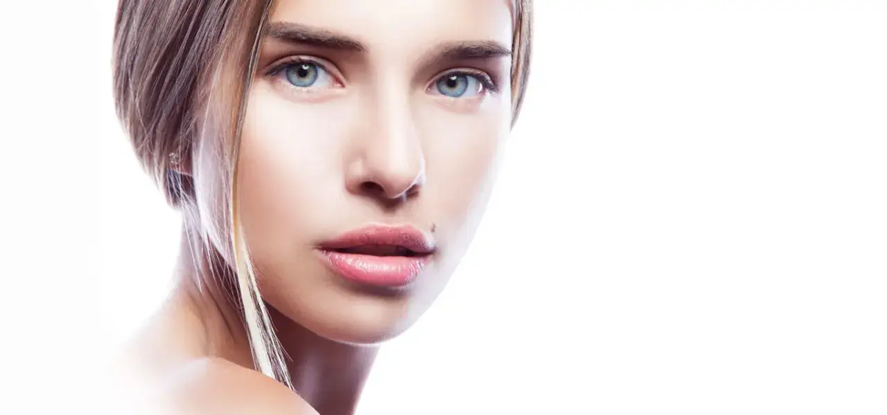 Zdjęcie Ile kosztuje wstrzyknięcie kwasu hialuronowego? Poznaj ceny i różnice