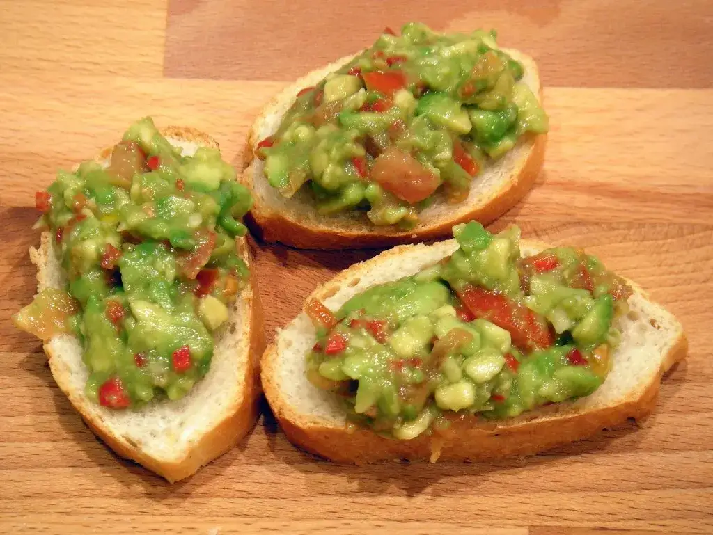 Zdjęcie Jak zapobiec ciemnieniu guacamole? Proste sposoby na świeże awokado