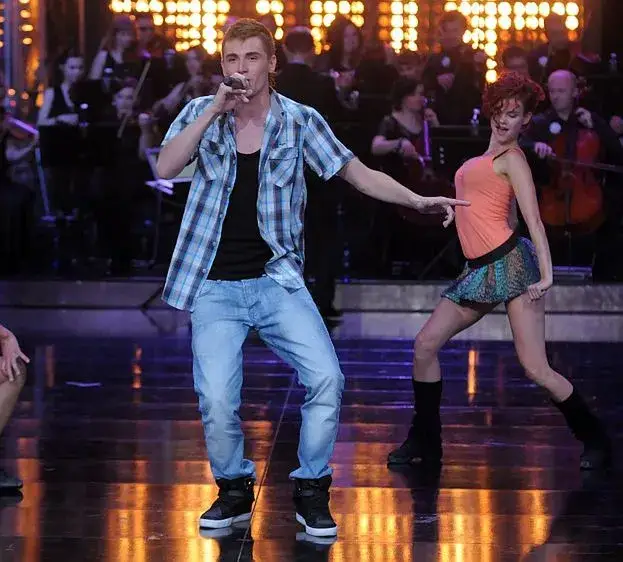 Zdjęcie Kamil Bednarek w "Jaka to melodia?": Występy i hity
