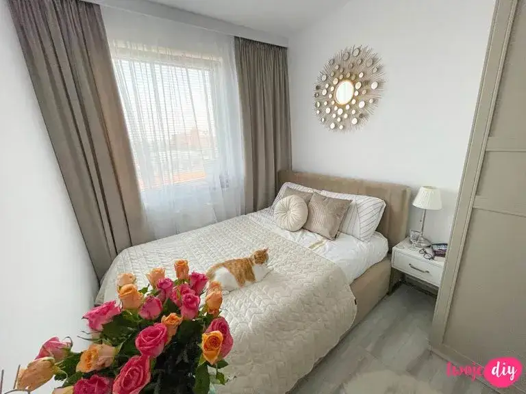 Zdjęcie Beżowa sypialnia: 10 najlepszych dodatków i dekoracji 2023