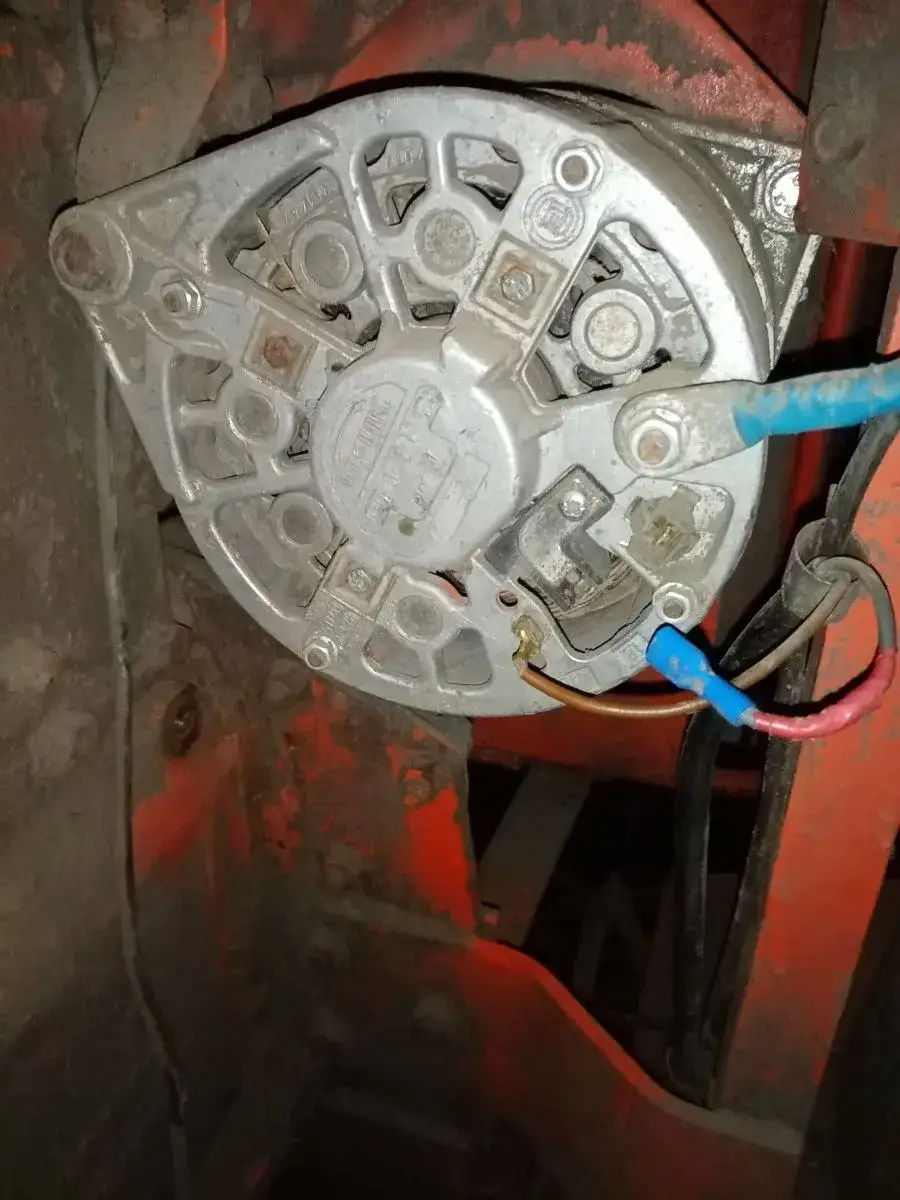 Zdjęcie Jak podłączyć alternator w Bizonie - uniknij najczęstszych błędów