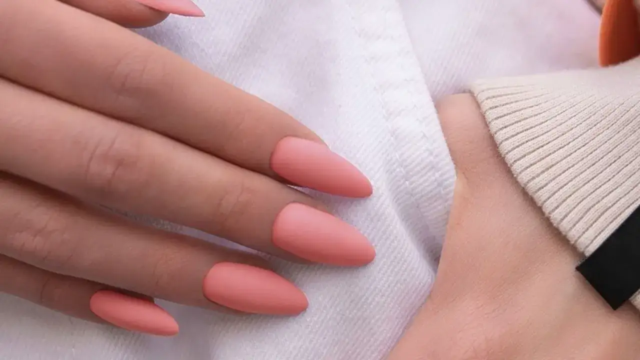 Zdjęcie Tendencias de u&ntilde;as primavera: colores y dise&ntilde;os que no puedes perderte
