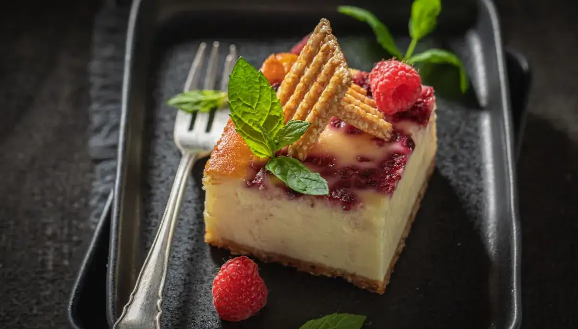 Zdjęcie Co zamiast budyniu do sernika? Sprawdzone zamienniki i porady