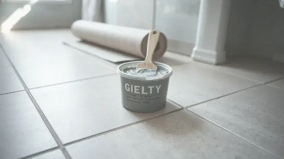 Zdjęcie Skuteczne metody na wyrównanie nierówności pod panelami, które musisz znać