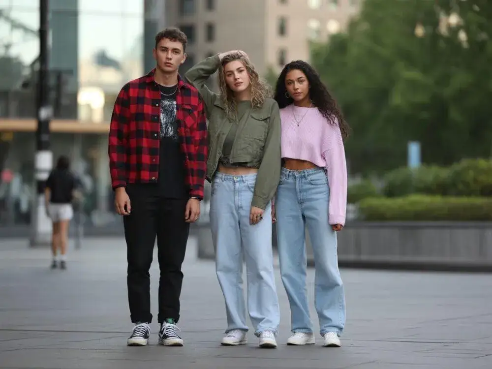 Zdjęcie Moda nastolatk&oacute;w: Odkryj sw&oacute;j styl od Y2K po Clean Girl!