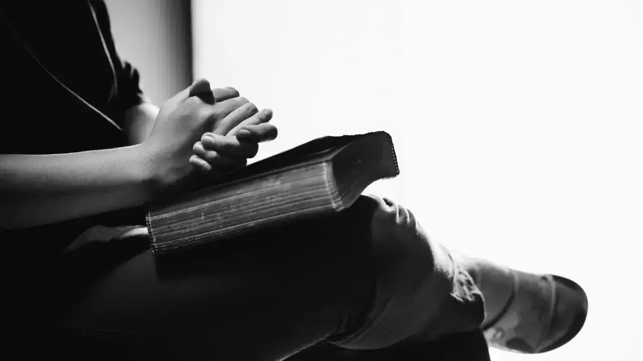 Zdjęcie Praca po studiach teologicznych: jakie są realne możliwości zawodowe?