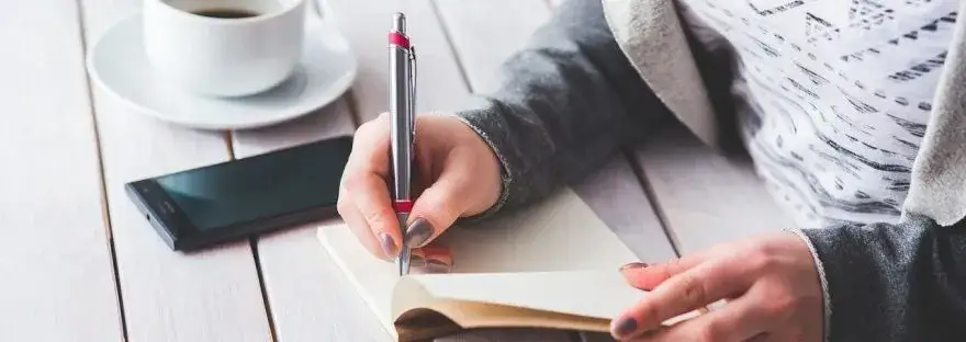 Zdjęcie Na co zwrócić uwagę w umowie o pracę? 7 kluczowych aspektów