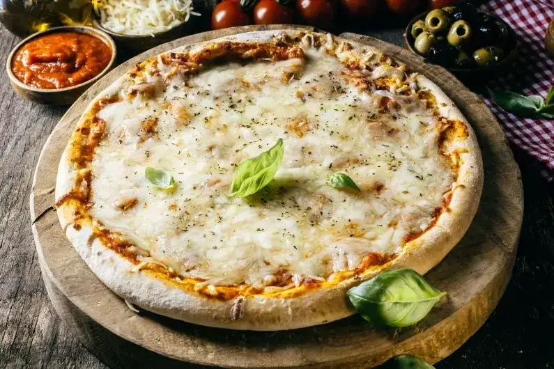 Zdjęcie Pizza bianca - co to jest i dlaczego warto jej spróbować?