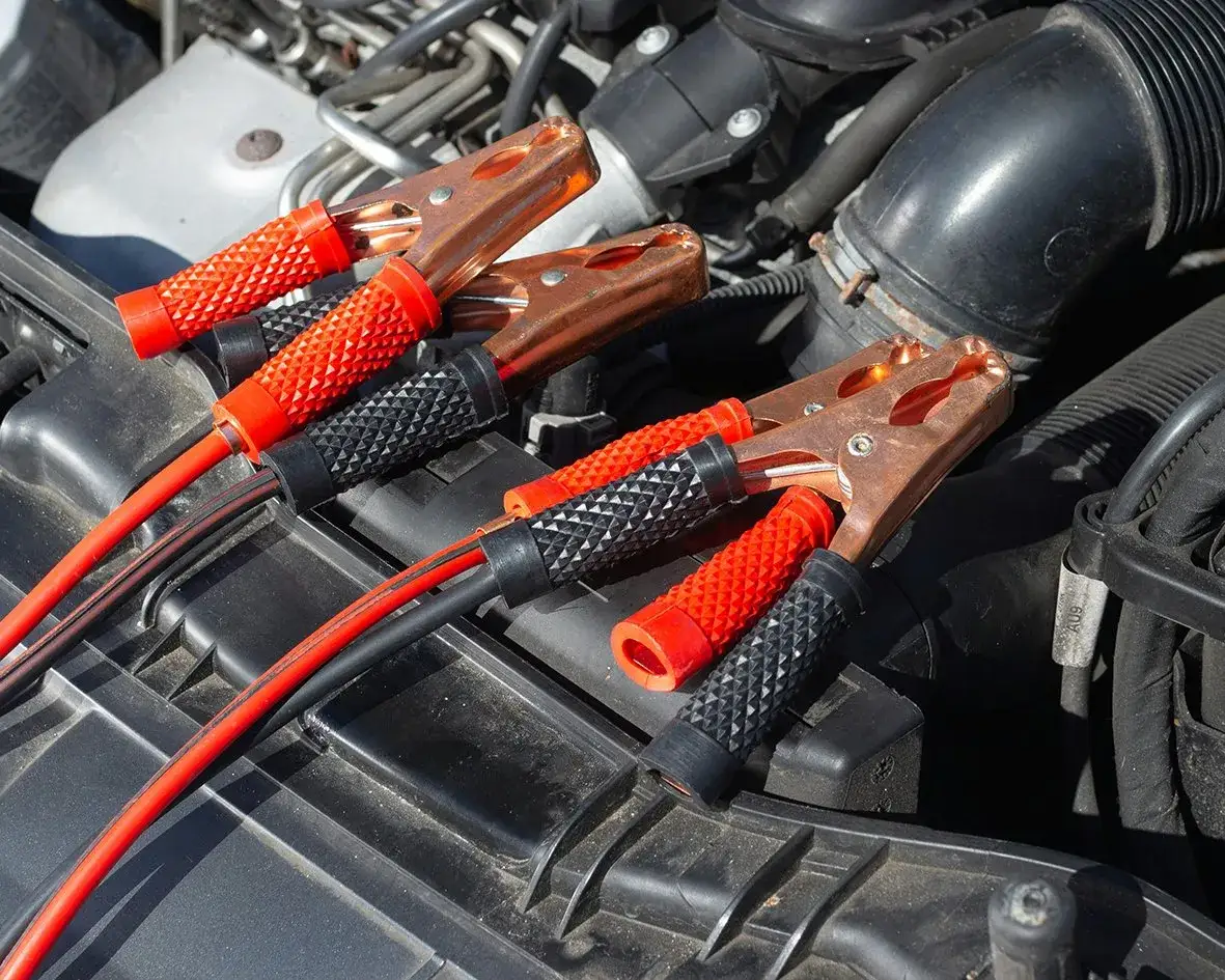 Zdjęcie Jak odpalić auto na kablach – proste kroki, aby uniknąć problemów