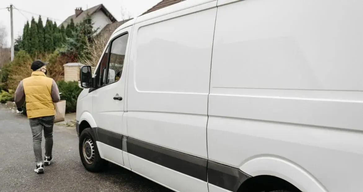 Zdjęcie Ile można zarobić na busie? Poznaj realne zarobki i koszty