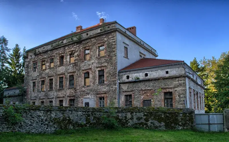 Zdjęcie Pałac w Lubiechowej: niezwykły hotel z historią w Górach Kaczawskich