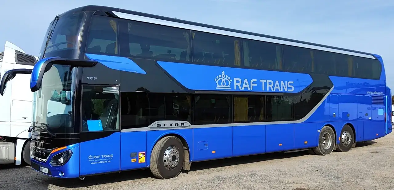 Zdjęcie Autokar ile miejsc siedzących? Poznaj różne opcje i modele