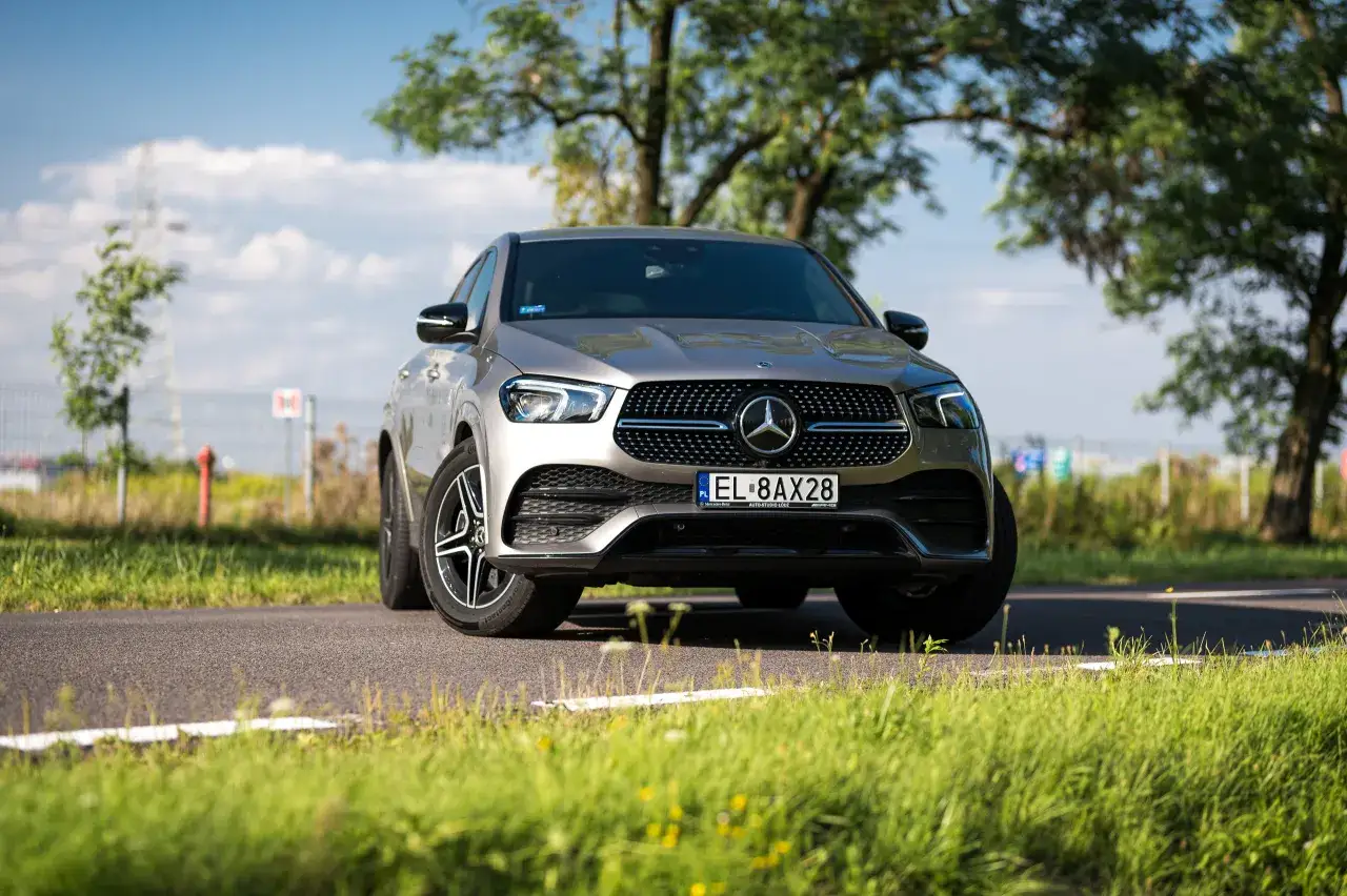 Zdjęcie Mercedes-Benz GLE 400d – pełne specyfikacje, ceny i unikalne cechy