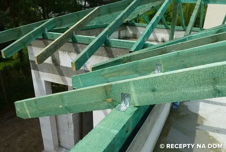 Zdjęcie Mocowania do krokwi: rodzaje, zastosowanie i prawidłowy montaż