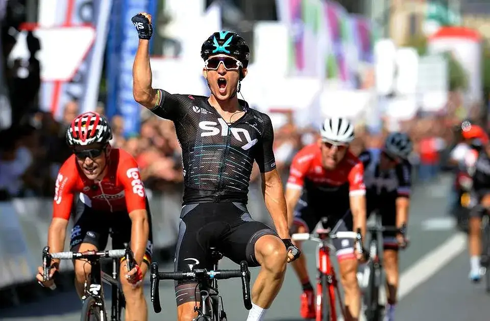 Zdjęcie Michał Kwiatkowski: Sukcesy i wyzwania w karierze kolarskiej