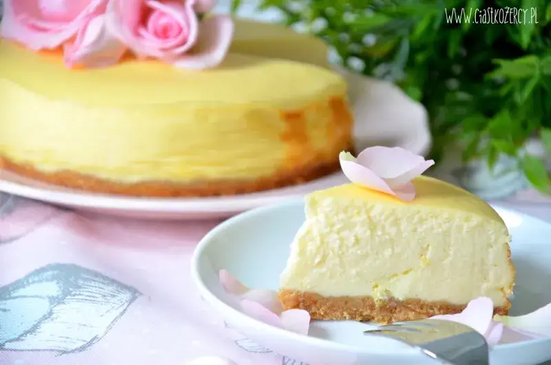 Zdjęcie Sernik z wiaderka który nie opada – sprawdzony przepis na idealny deser