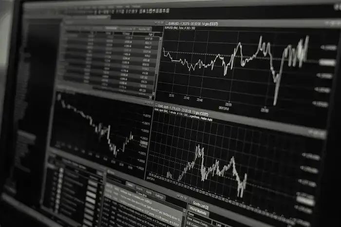Zdjęcie Finanse i rachunkowość praca po studiach - jak uniknąć pułapek zawodowych