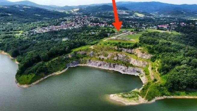 Zdjęcie Atrakcyjne działki nad jeziorem Mucharskim - idealne na inwestycję