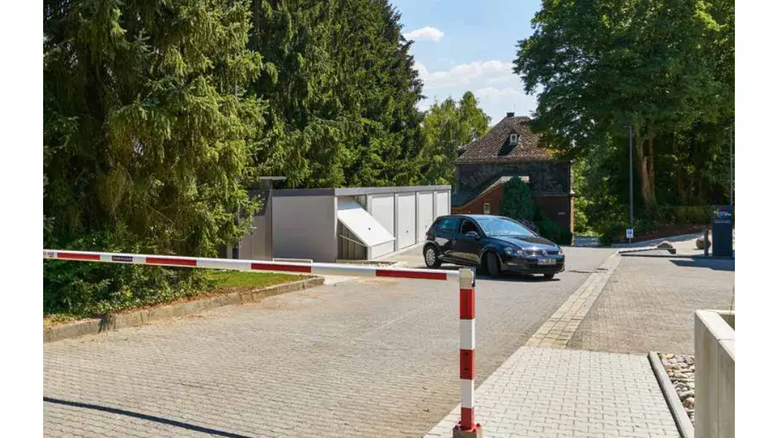 Zdjęcie Jak otworzyć szlaban na osiedlu - proste metody i rozwiązania