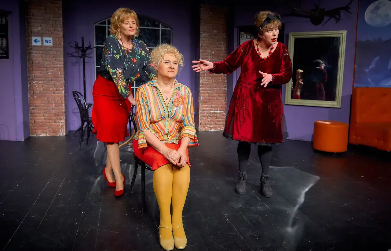 Zdjęcie Menopauza spektakl: jak humor pomaga przetrwać trudny czas