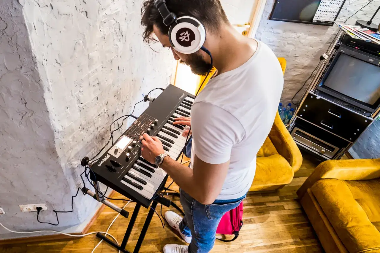 Zdjęcie Produkcja muzyki: od pomysłu do gotowego utworu - poradnik