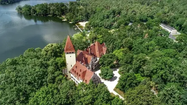 Zdjęcie Pałac Lubniewice: Historia i zwiedzanie pałacu w Lubniewicach