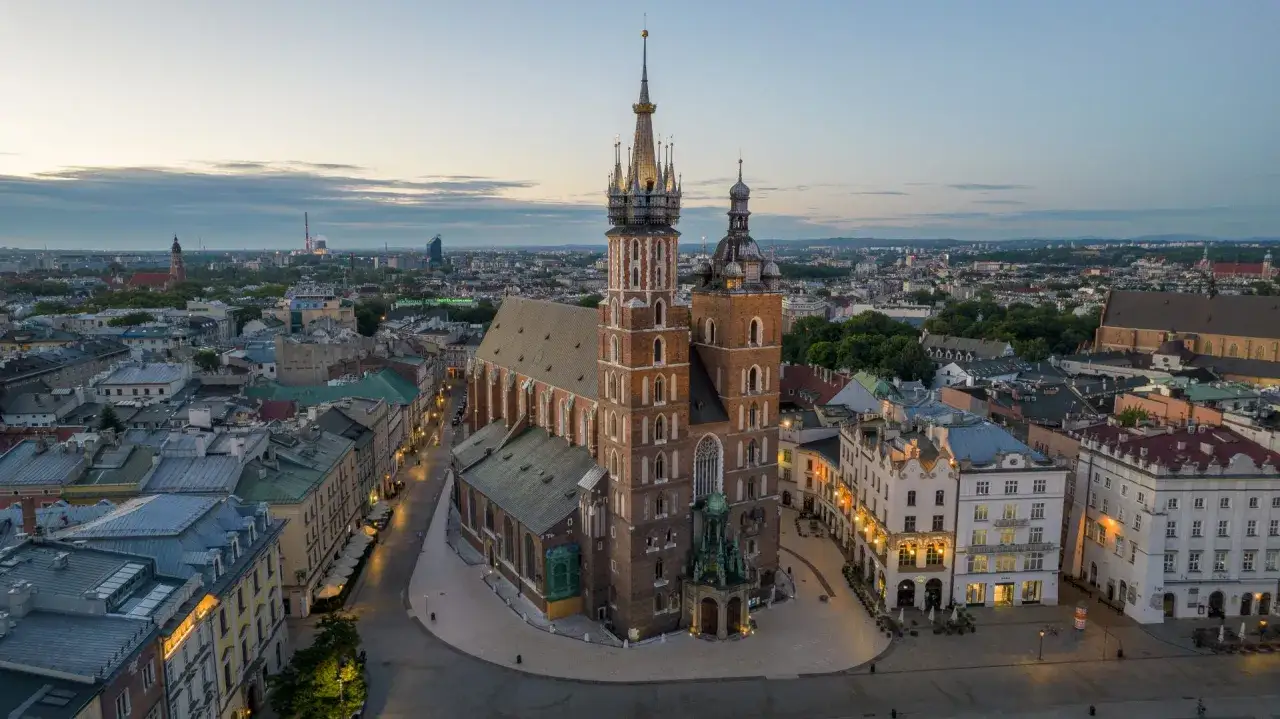 Zdjęcie Kościół Mariacki w Krakowie: Rozwiąż fascynującą krzyżówkę