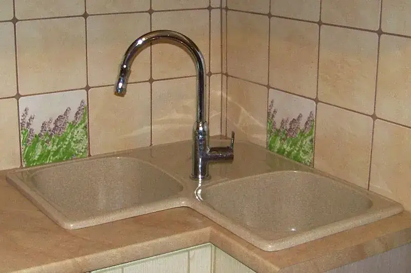 Zdjęcie Jaki zlewozmywak do szafki narożnej wybrać? Kluczowe informacje i modele