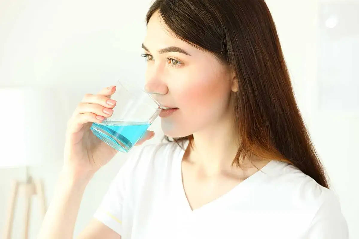 Zdjęcie Płyn do płukania jamy ustnej przed czy po myciu zębów – co wybrać?