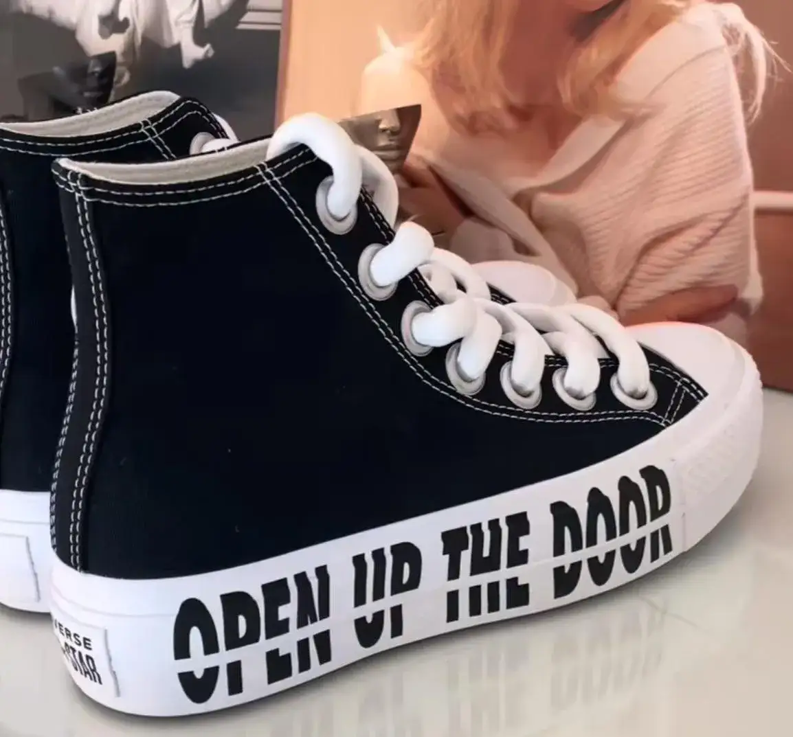 Zdjęcie Jak nosić buty Billie Eilish i zachować dorosły, stylowy wygląd?