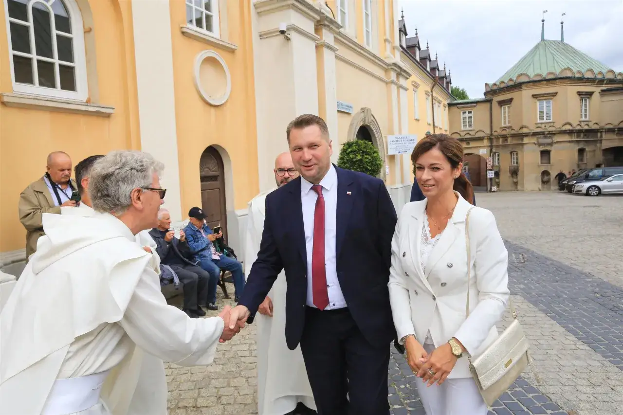 Zdjęcie Kim jest żona Czarnka: poznaj fascynującą historię Katarzyny Czarnek