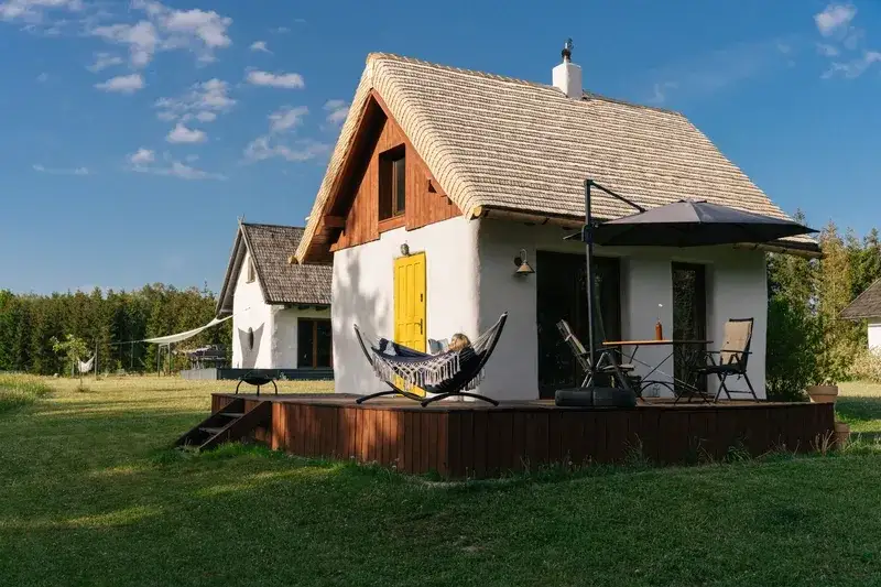 Zdjęcie Luksusowe domki nad jeziorem Bory Tucholskie – idealny wypoczynek w naturze