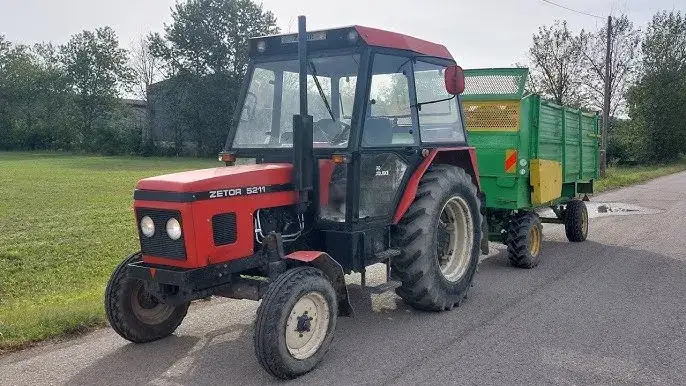 Zdjęcie Zetor 5211 ile ma koni? Wszystko o mocy silnika i parametrach technicznych.