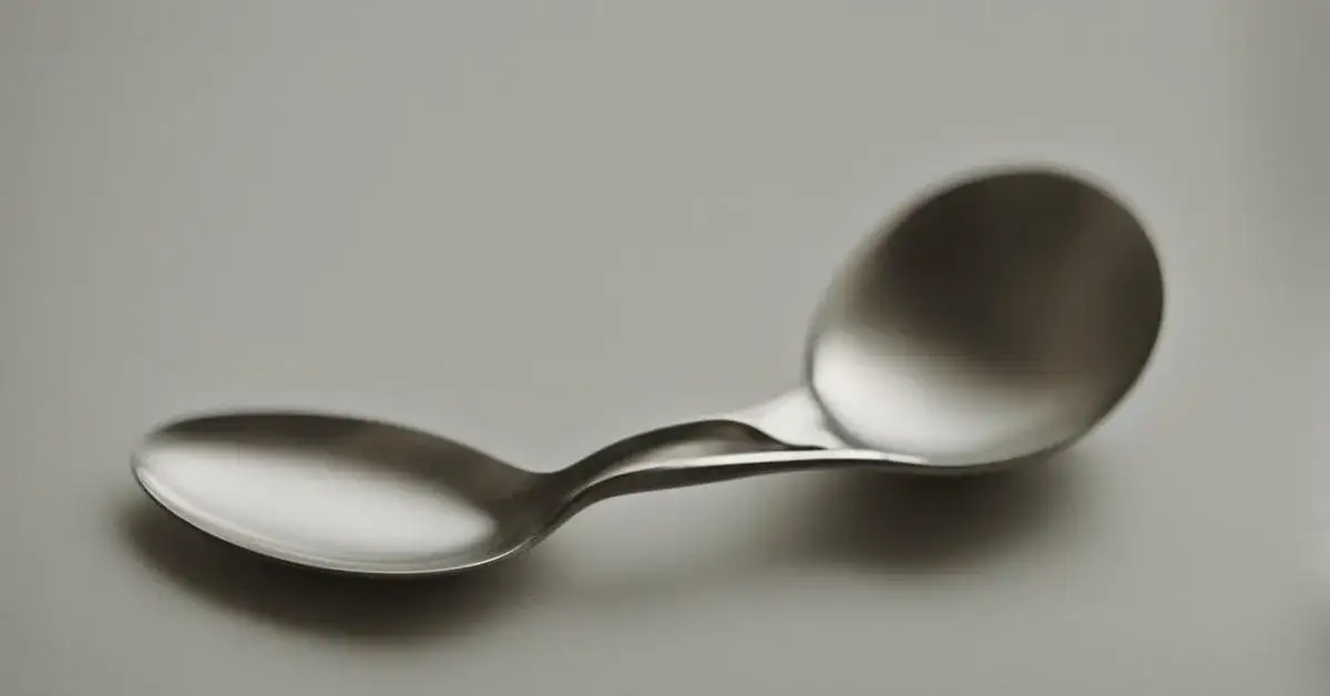 Zdjęcie Ile ml ma łyżka do zupy? Poznaj objętość i zastosowanie łyżki